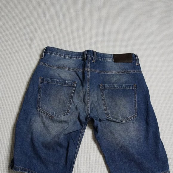 UCB DENIM SHORTS FOR MEN(NEVER USED) - Picture 4 of 8